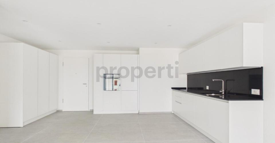 Appartement moderne de 2.5 pièces avec place de parking et borne de recharge, Biasca - Appartement 2.5 pièces - image - 1