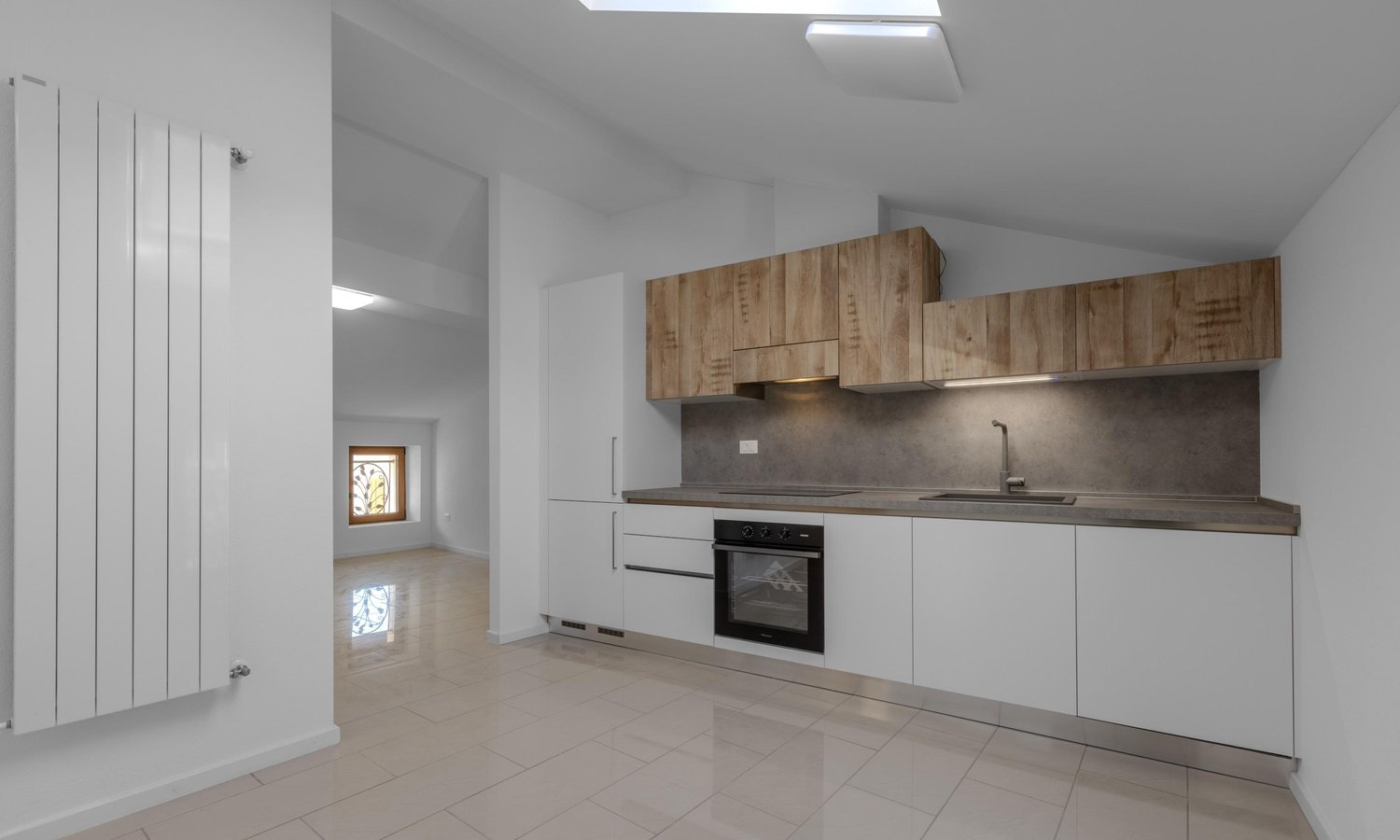 SPLENDIDO 4 LOCALI RISTRUTTURATO ALL'ULTIMO PIANO A SIGIRINO -  Bild 1