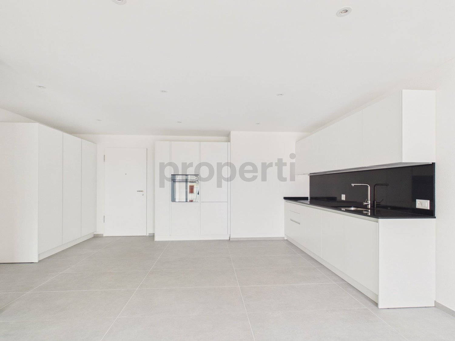 Moderno 2.5 locali appartamento con cantina e parcheggio, Biasca - Image 1