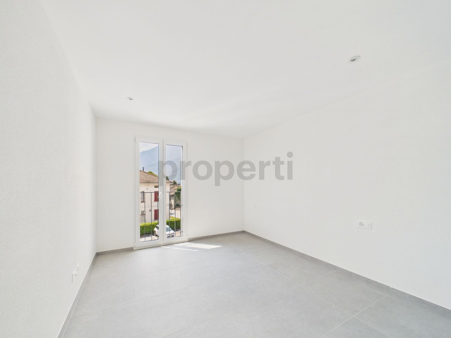 Moderno 2.5 locali appartamento con cantina e parcheggio, Biasca - Image 5