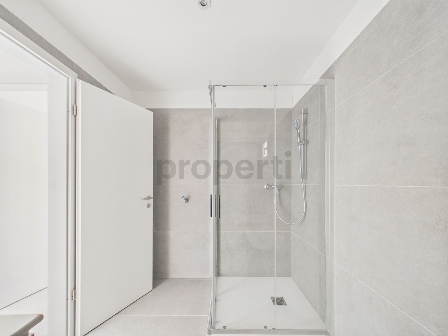 Moderno 2.5 locali appartamento con cantina e parcheggio, Biasca - Image 7