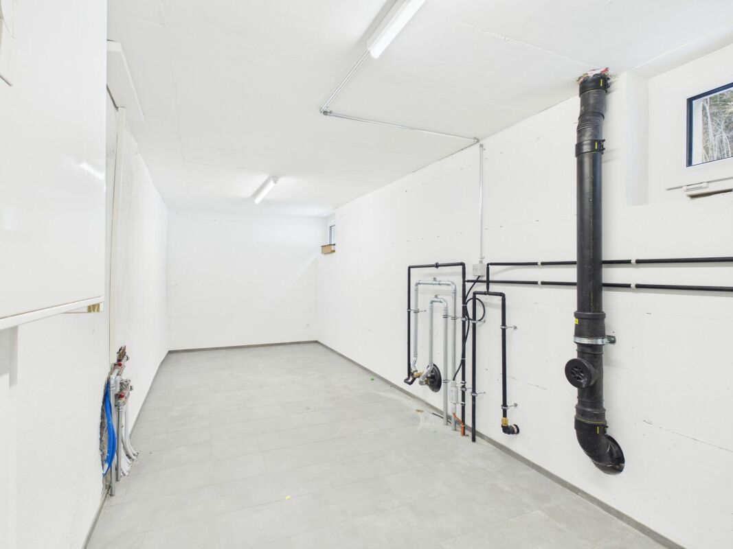 Exklusives Zweihaus-Anwesen mit vier Garagenplätzen und historischem Gewölbekeller in Churwalden -  Bild 13