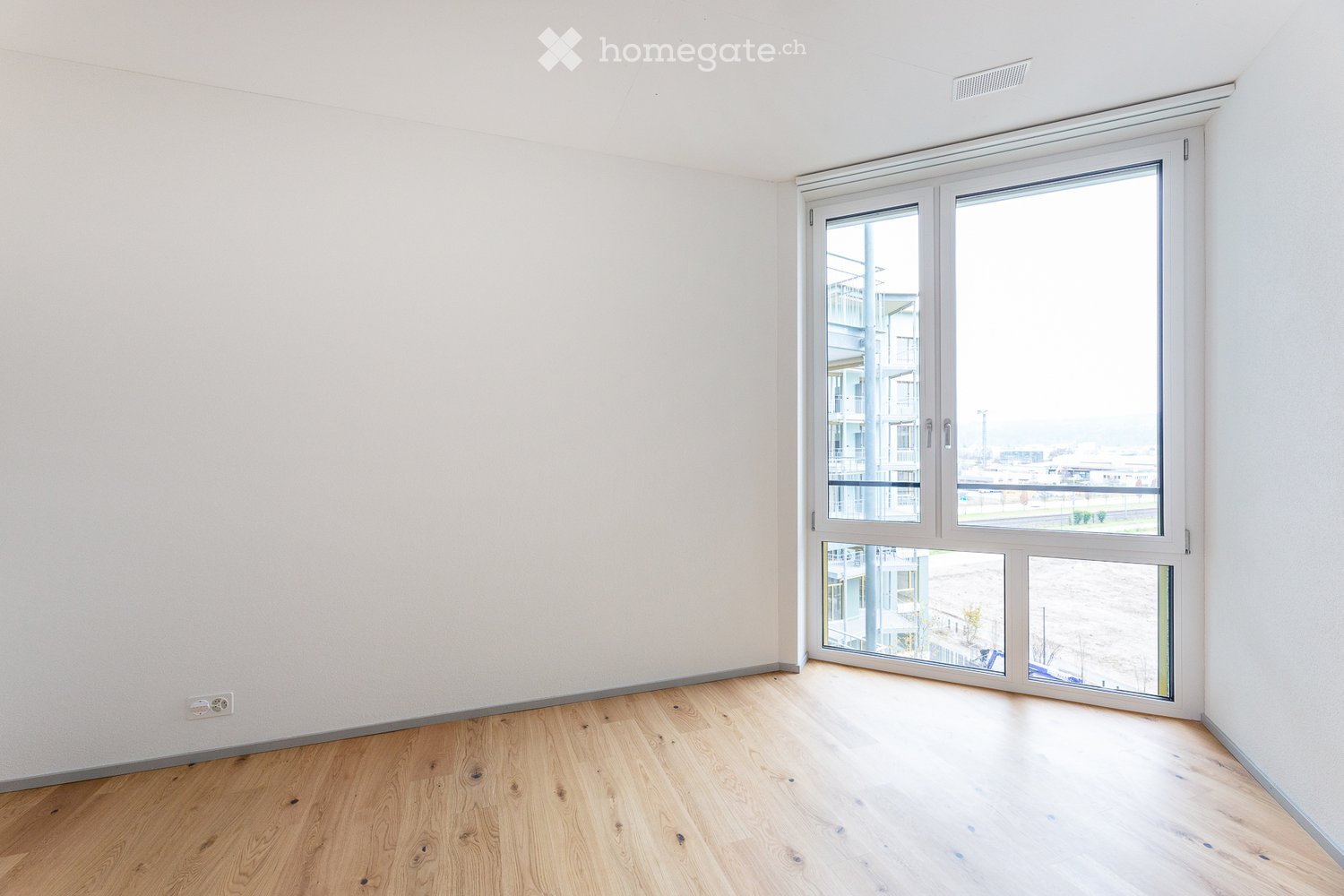 Moderne 3.5-Zimmer-Wohnung mit Balkon direkt am Bahnhof Hegi -  Bild 5
