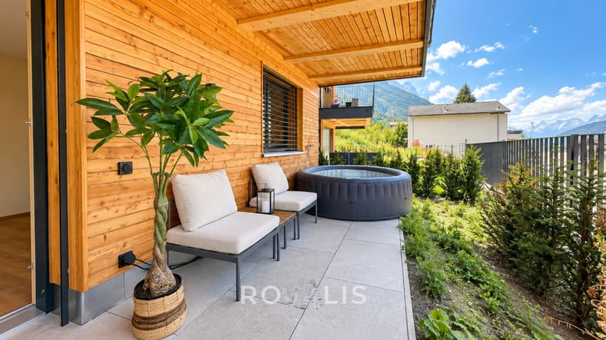 Möblierte 2.5-Zimmer-Wohnung mit Weitblick in Ried-Brig - Terrasse