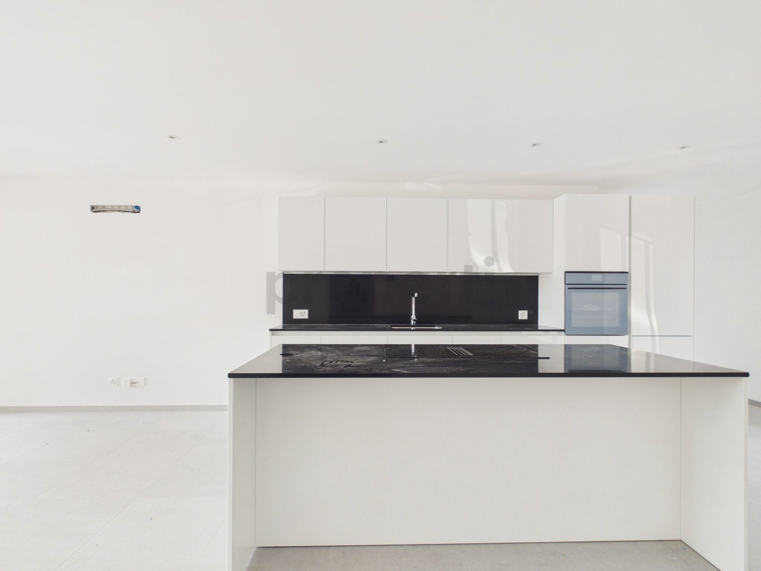 Moderno 3.5 locali appartamento con cantina, Biasca - Image 4