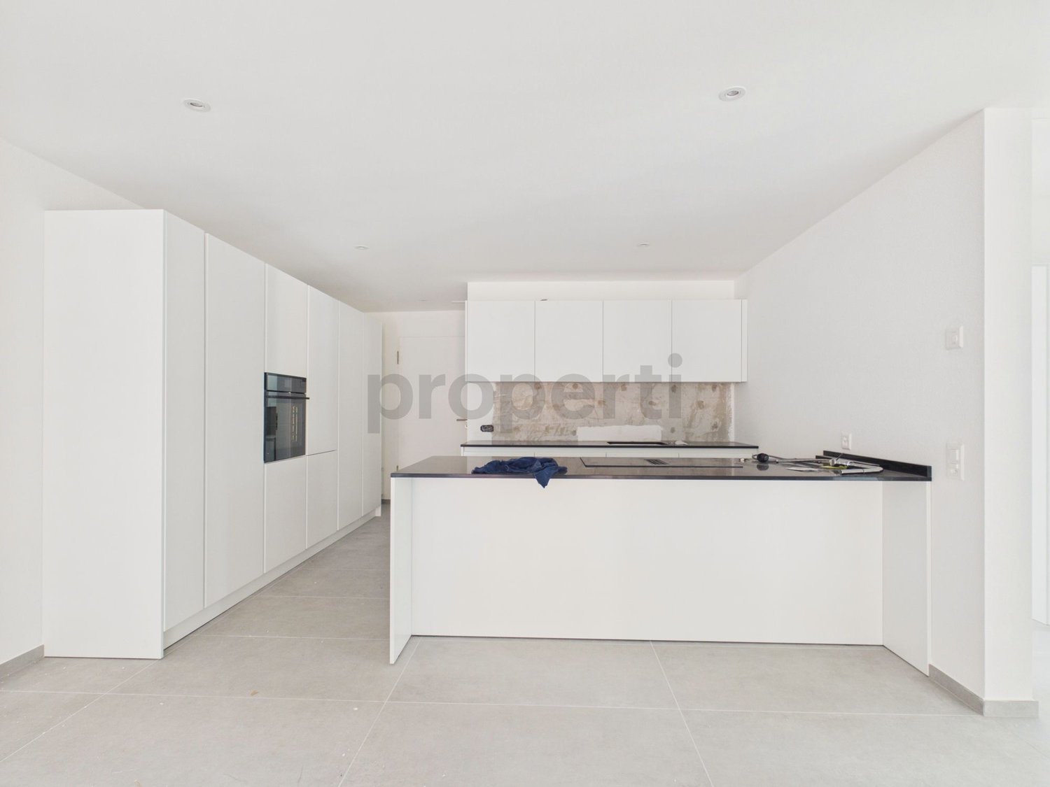 Moderno appartamento 3.5 locali con cantina, Biasca - Image 1