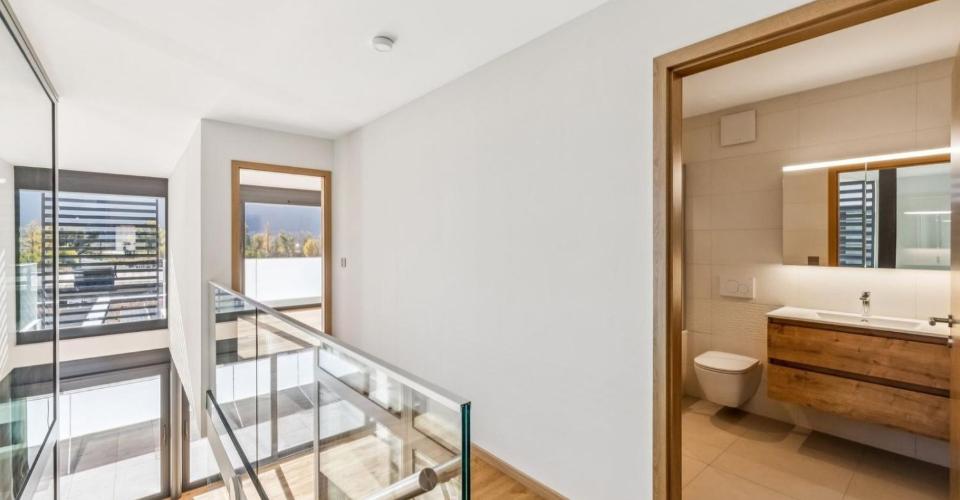 Luxe discret et panorama d'exception - Maison jumelée 6.5 pièces - image - 12
