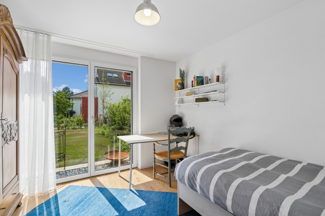 Wohnen wie im Einfamilienhaus - 4.5 Zimmer mit riesigem Privatgarten -  Bild 9