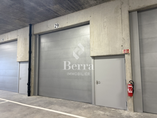 NEUE INDUSTRIEHALLE -  Bild 1