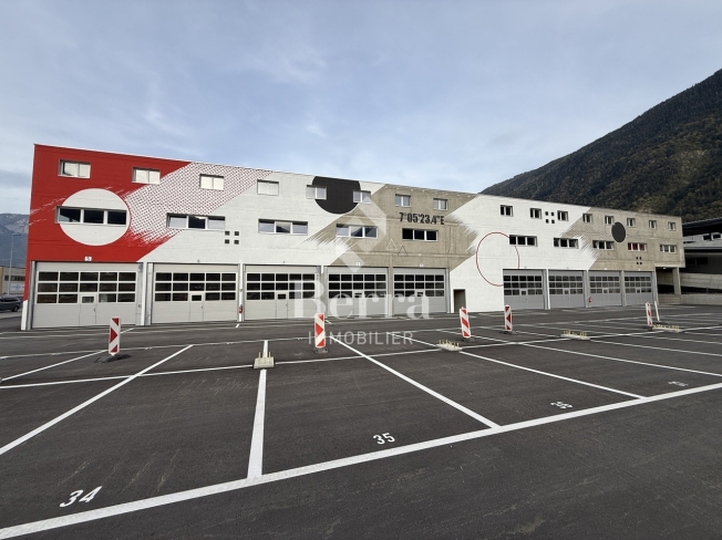NEUE INDUSTRIEHALLE -  Bild 9