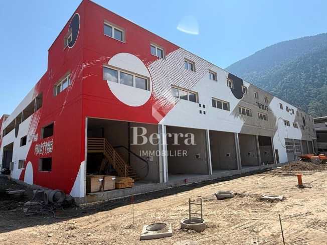 NEUE INDUSTRIEHALLE -  Bild 10