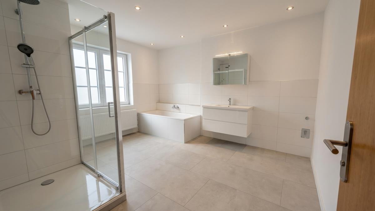6.5 Zimmer Doppeleinfamilienhaus -  Bild 3