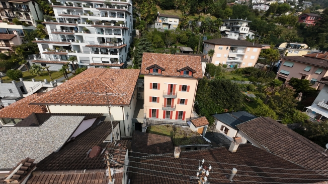 Palazzina Restaurata a Nuovo, Layout Funzionale & Alta Efficienza Energetica // Komplett Saniertes Gebäude, Funktioneller Grundriss & Hohe Energieeffizienz -  Bild 1