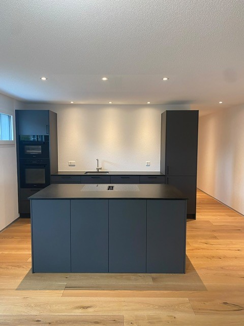 DIE LETZTE 4.5-ZIMMER WOHNUNG MIT 2 BALKONEN IM  KERN VON SCHMITTEN -  Bild 3