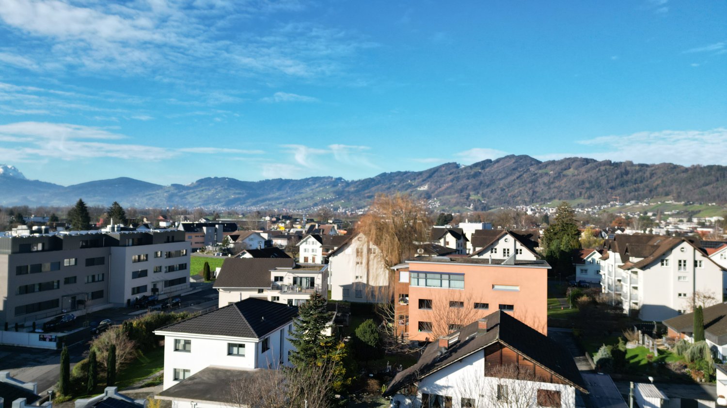 Dachterrasse, Balkon und 4.5 Zimmer mit Weitsicht - Bild 7