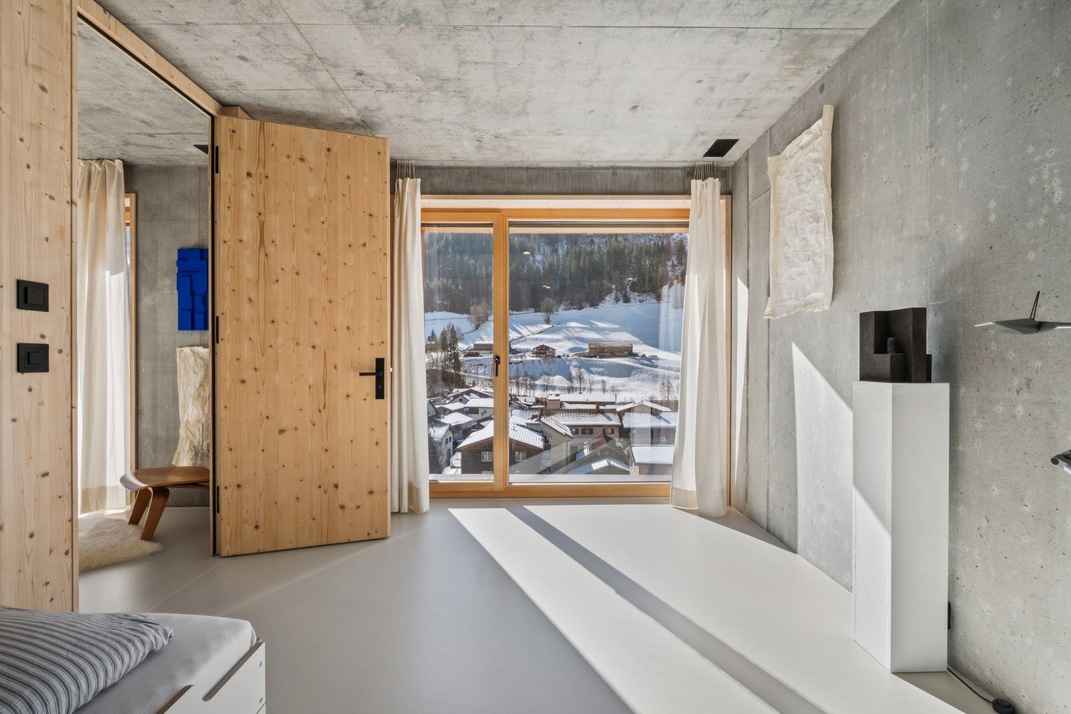 Elegantes Refugium in sonniger Hanglage als Erstwohnsitz - Walde Immobilien AG