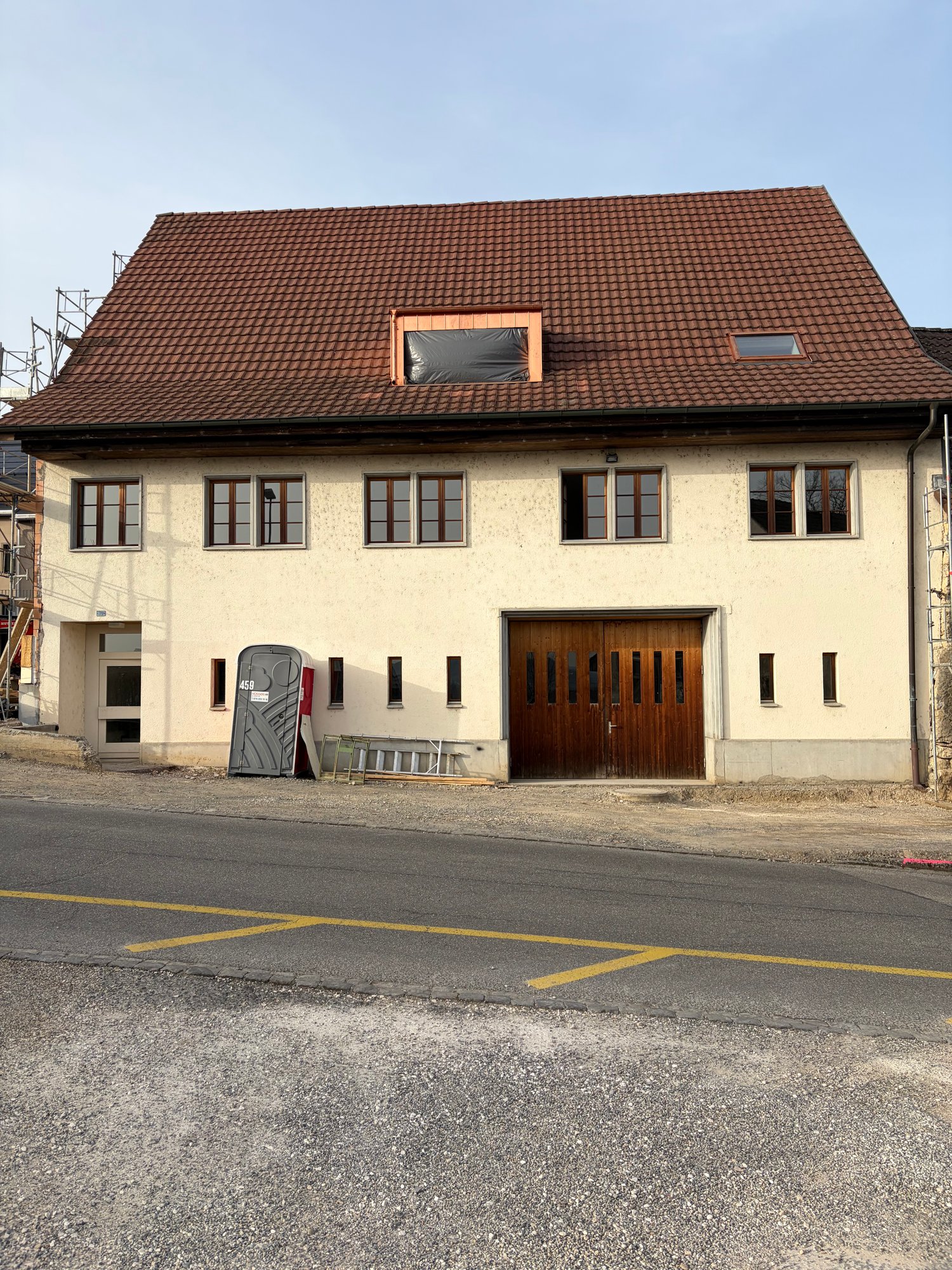 Moderne 4.5-Zimmer-Dachwohnung mit Cheminée in Auenstein -  Bild 1