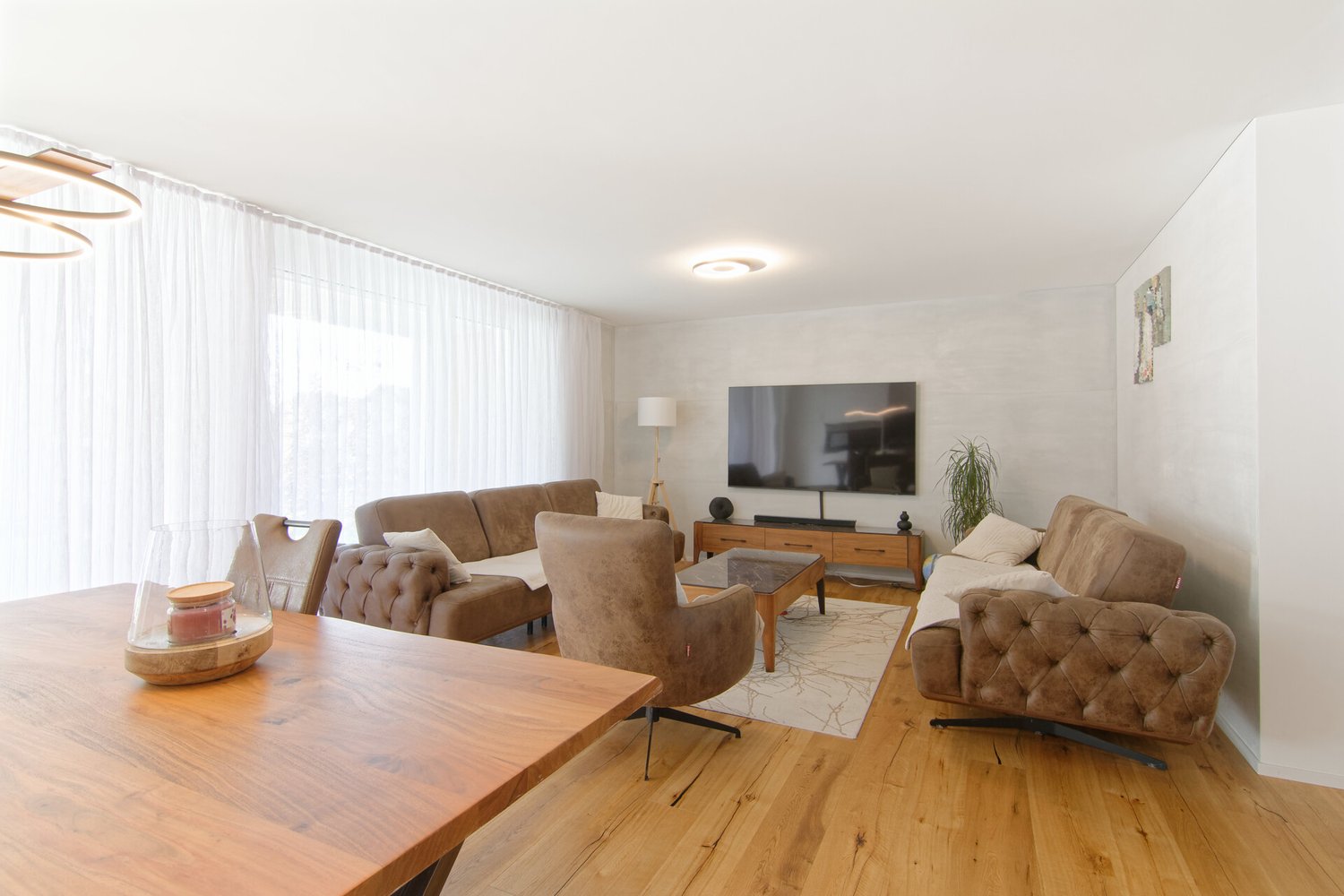 Neuwertiges 5.5-Zi.-Reihen EFH - IMM_8345_immo