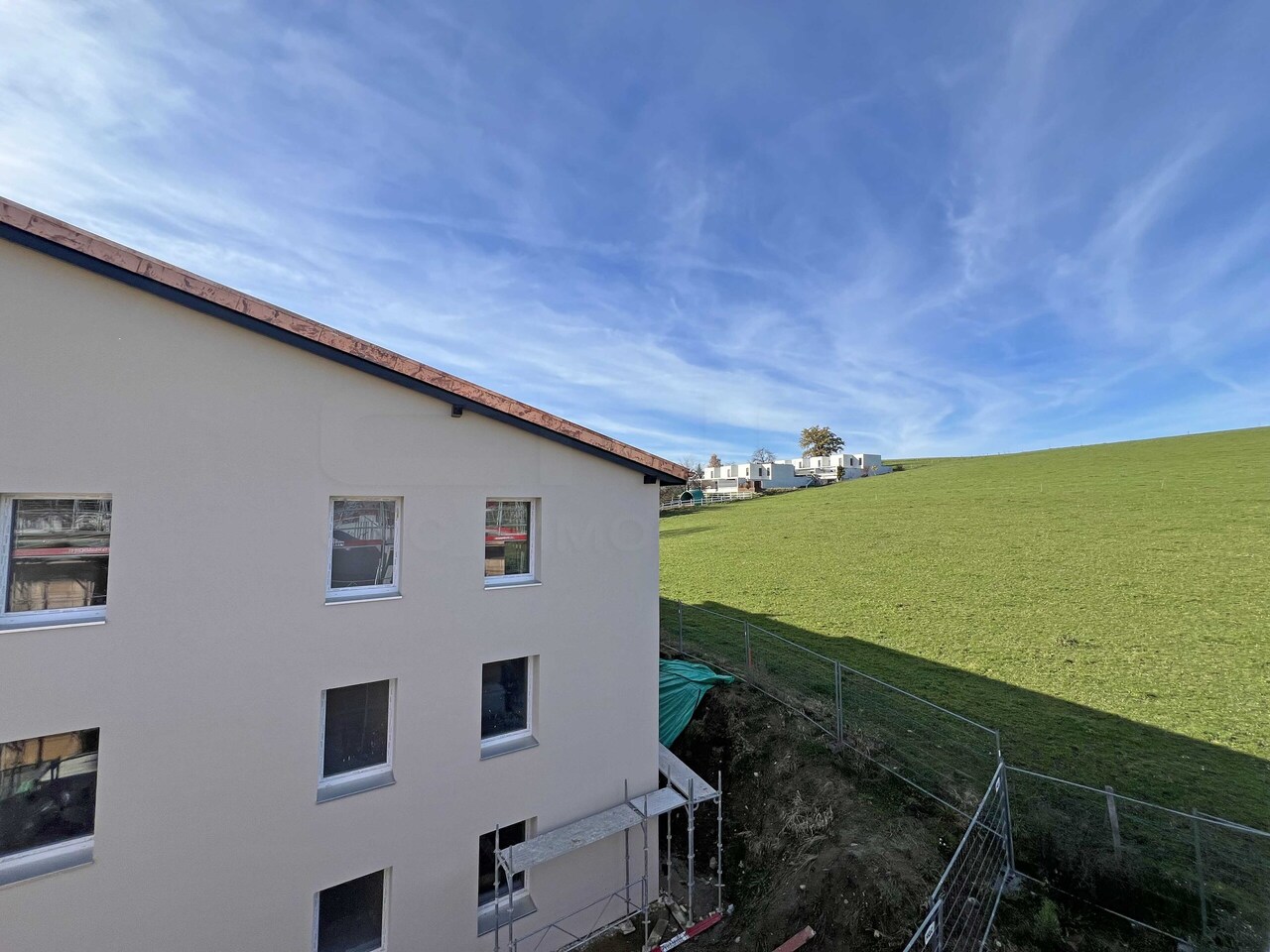 Appartement 2.5 pièces au sommet de l'immeuble ! - Vue depuis loggia - Lot 10