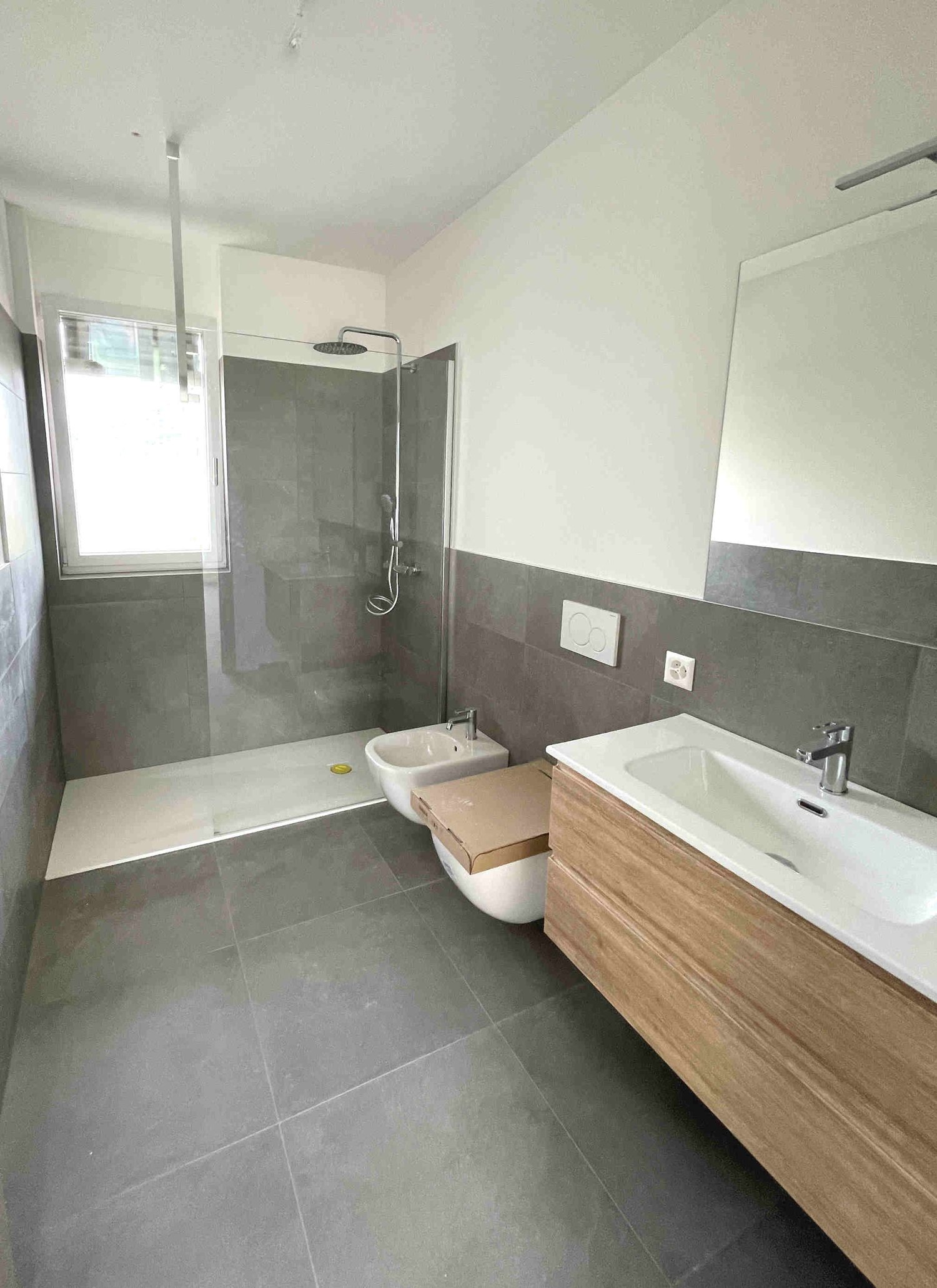 Nuovo appartamento con grande terrazza in zona comoda e strategica -  Bild 12