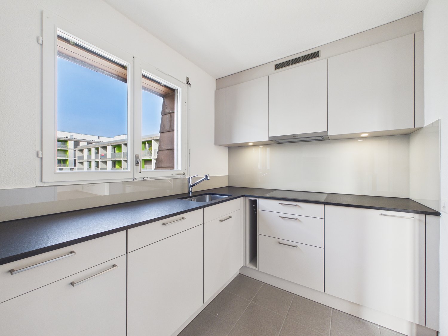 Charmante 4.5 Zimmer-Dachwohnung im Telli -  Bild 6