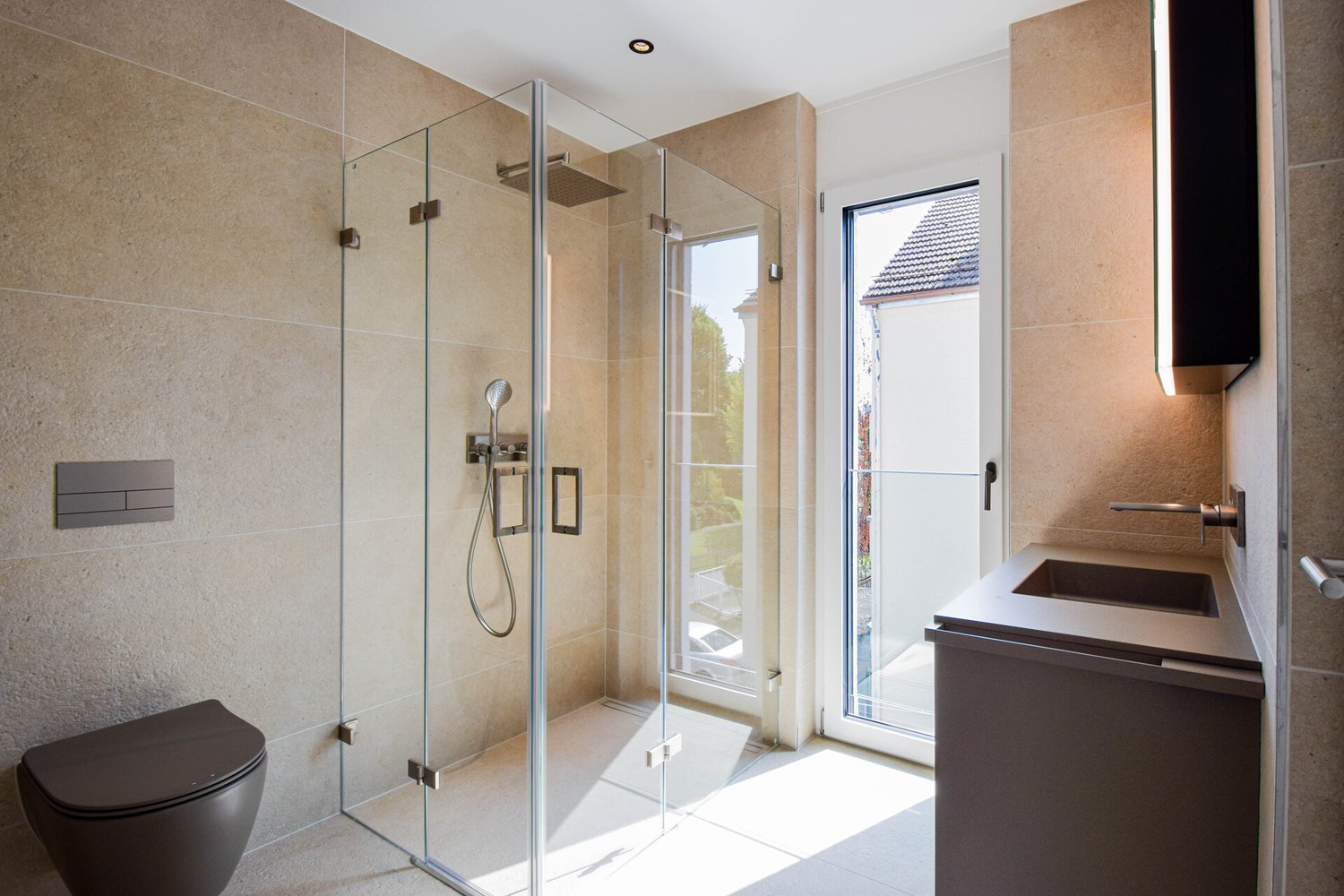 Attraktive 4.5-Zimmer-Wohnung mit Seeblick im "Lake Ville" Thalwil - Badezimmer