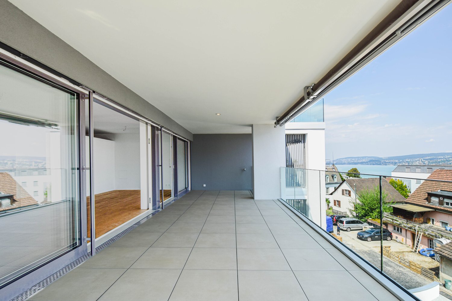 Attraktive 4.5-Zimmer-Wohnung mit Seeblick im "Lake Ville" Thalwil - Terrasse