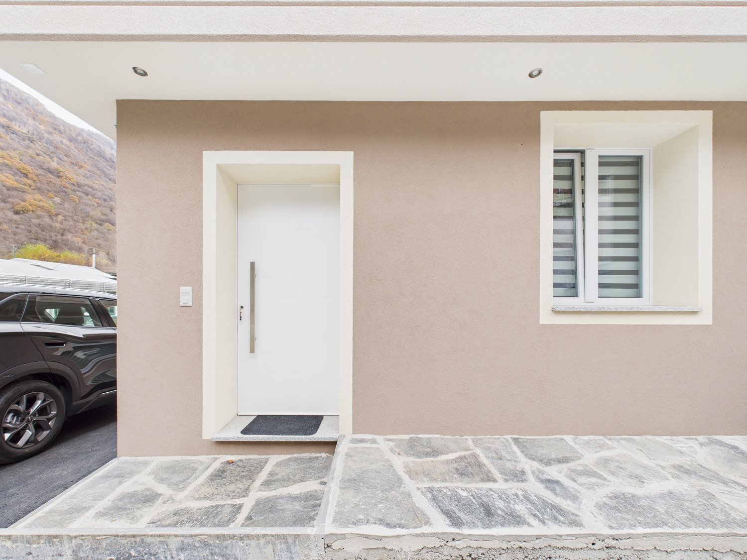 NUOVA COSTRUZIONE: APPARTAMENTO DI 3,5 LOCALI CON GIARDINO E POSTO AUTO PRIVATO -  Bild 2