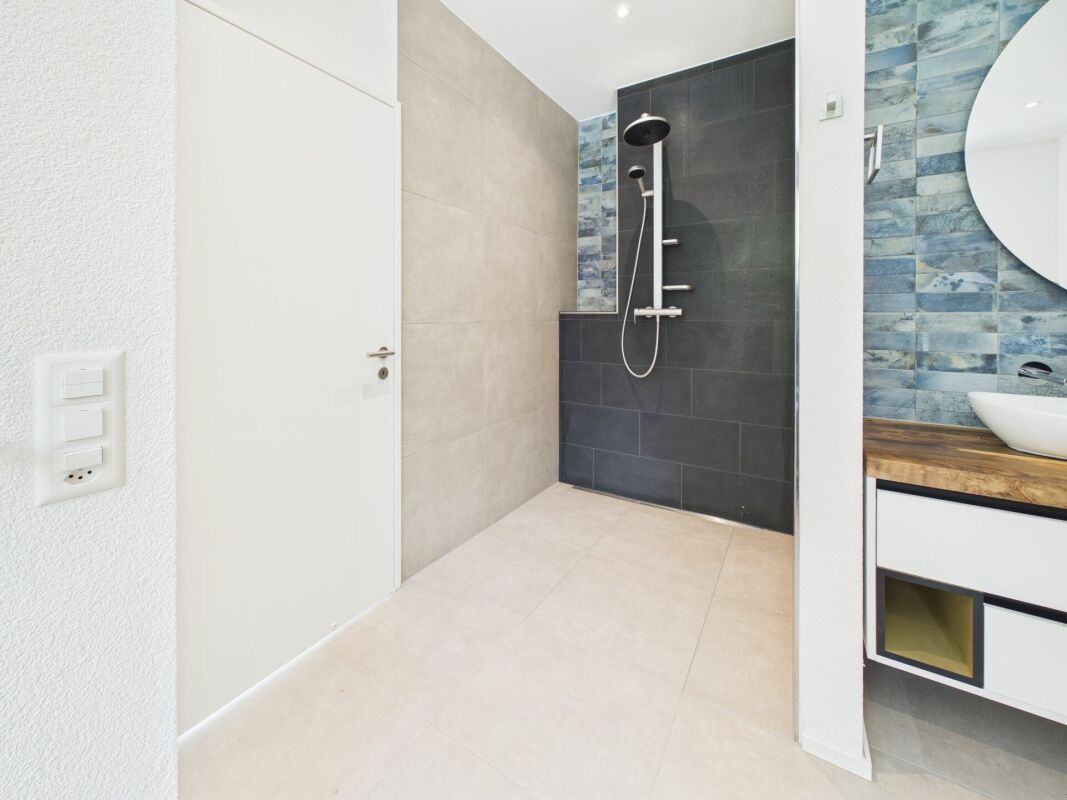 Exklusive 5.5-Zimmer-Terrassenwohnung in Umiken -  Bild 5