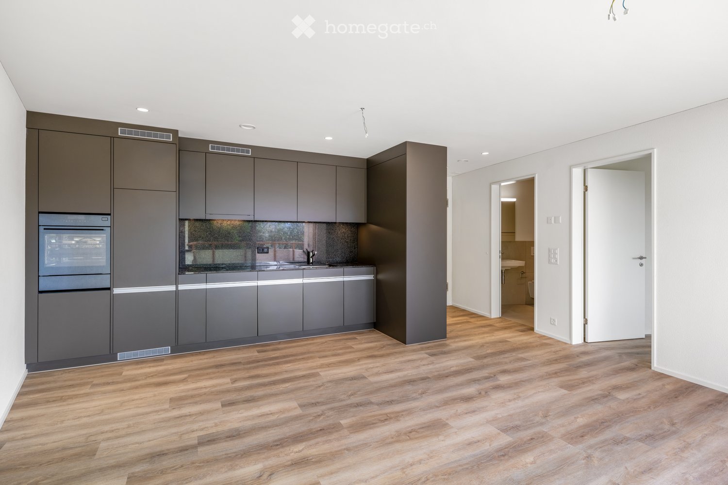 Moderne 2.5 Zimmerwohnung in privilegierter Lage oberhalb der Limmat -  Bild 1