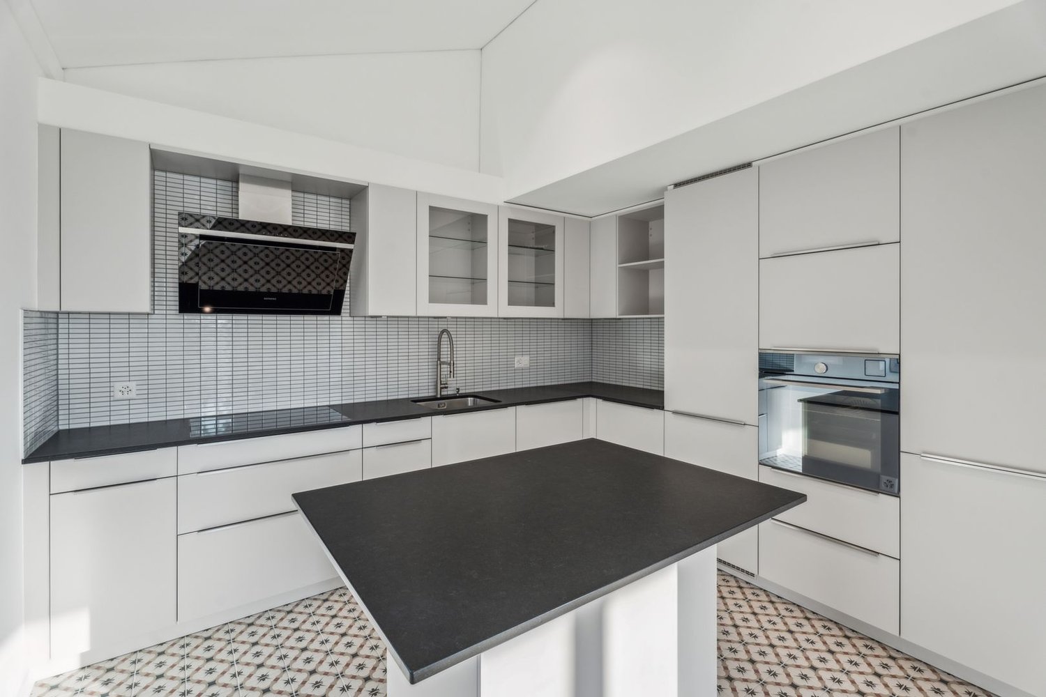 Élégant duplex 5.5 pièces avec mezzanine et ascenseur privatif - Bild 4