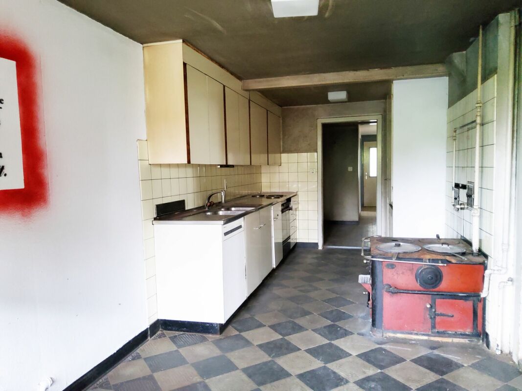 Ehemaliges Bauernhaus mit Baulandreserve und Architekturverpflichtung - Ehemaliges Bauernhaus Gotthelfstrasse 25, 3437 Utzenstorf