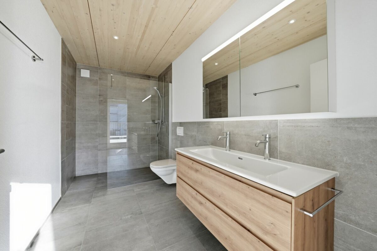 Modernes Doppel-Einfamilienhaus mit  viel Platz, hochwertigem Ausbau und  Garten in Stein am Rhein - Bild 13