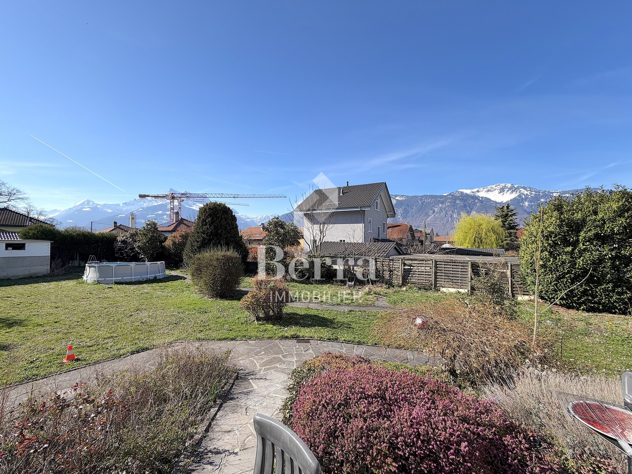 Immeuble rénové de 3 appartements - potentiel de développement - Bild 3