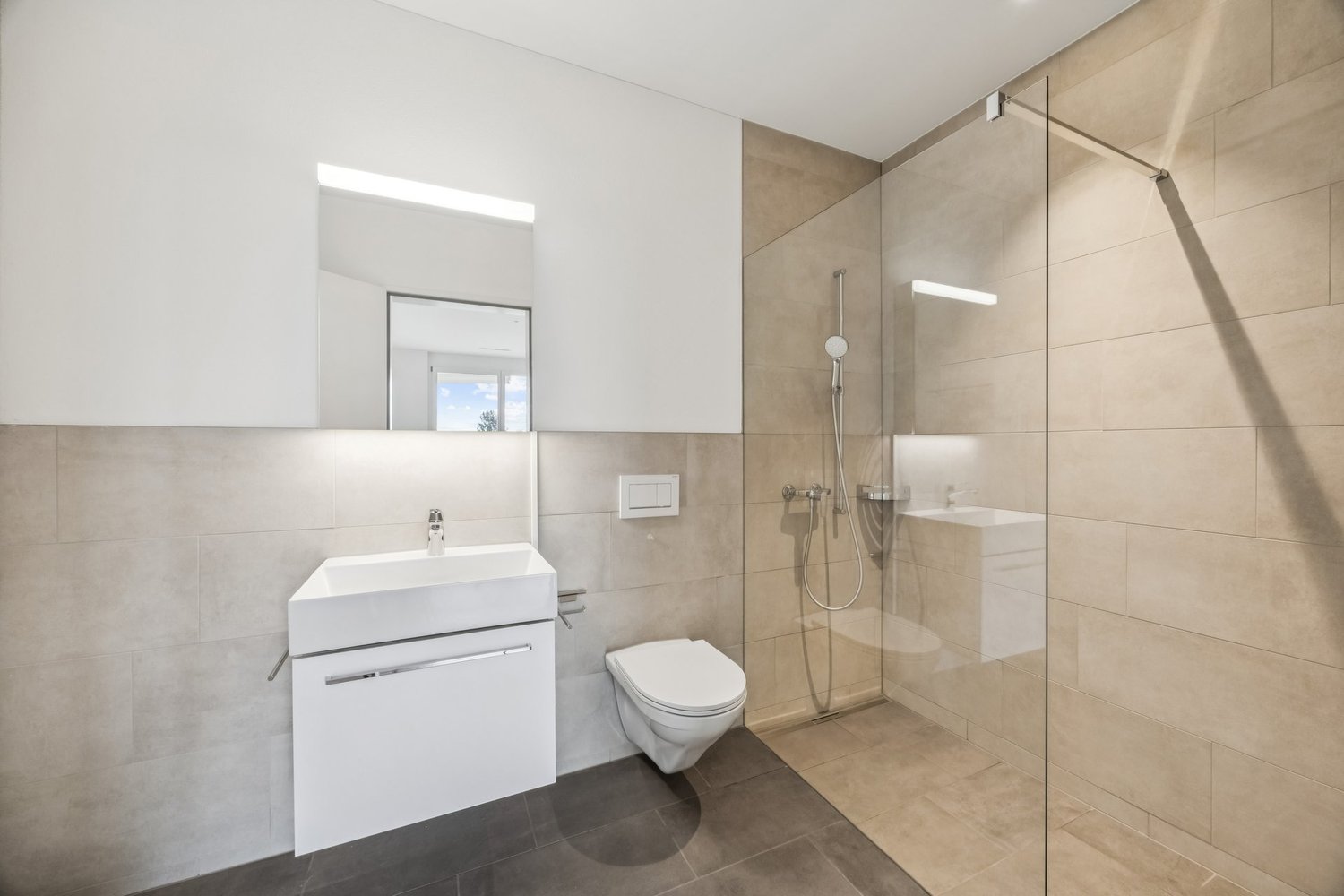 Neubauwohnung an traumhafter Lage direkt am Seeufer in Rapperswil-Jona - Bad