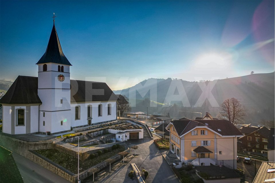 Moderne 2½-Zimmer-Wohnung im 1. OG an zentraler Lage - Bild 10