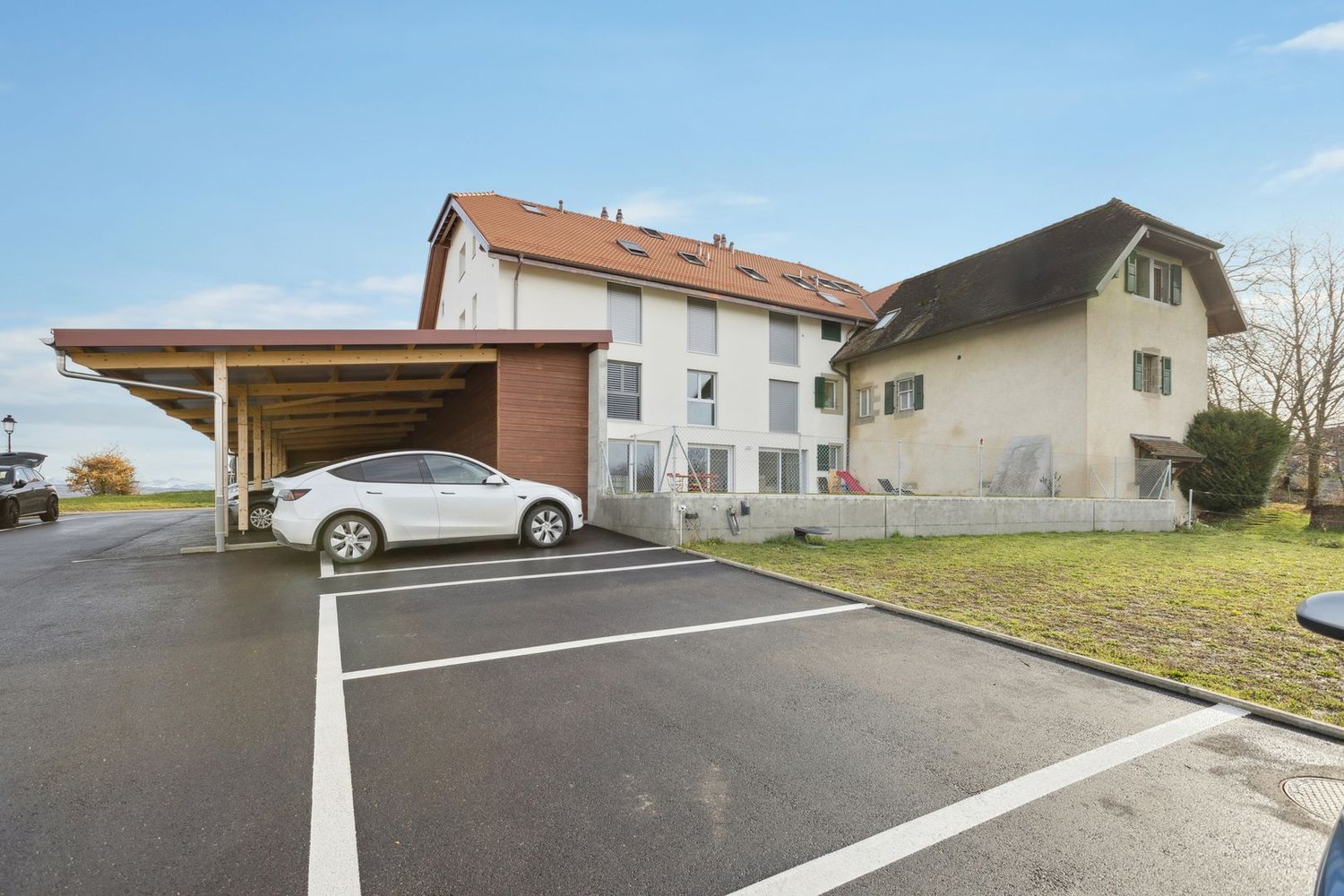 Magnifique appartement de 4,5 pièces, avec terrasse et jardin - Bild 1