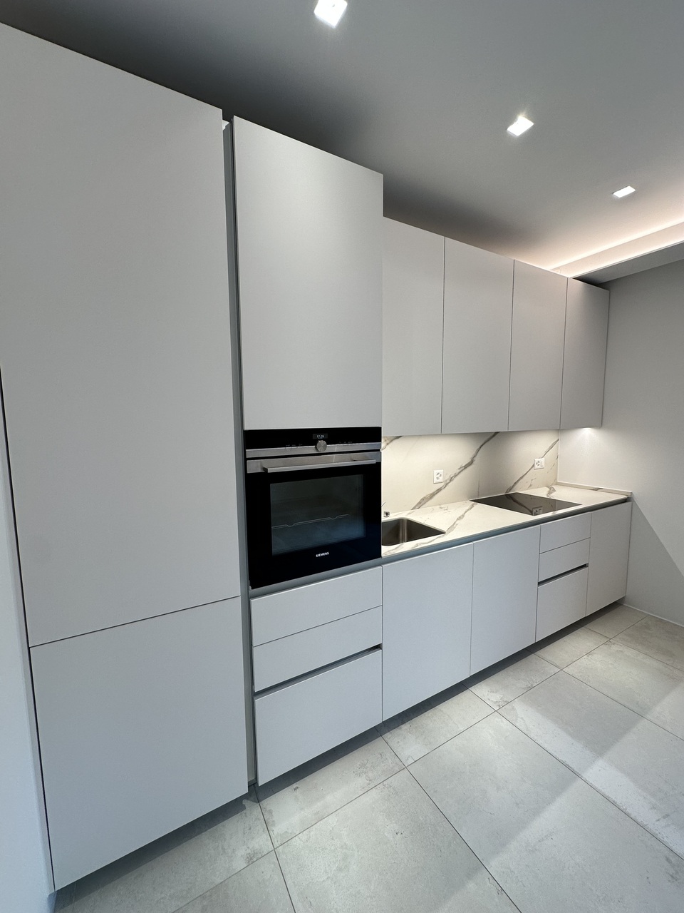 MODERNO ED ELEGANTE APPARTAMENTO - cucina