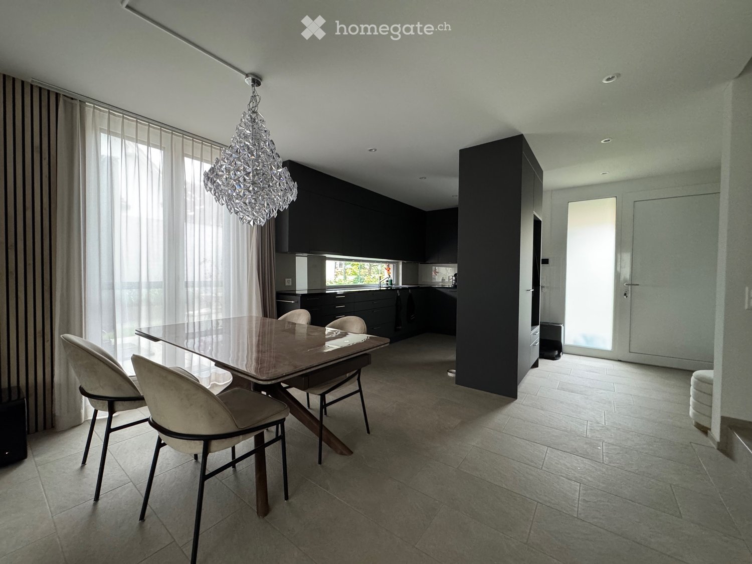 Modernes 5.5-Zimmer-Einfamilienhaus mit Garten und Garage in Veltheim AG - Bild 3