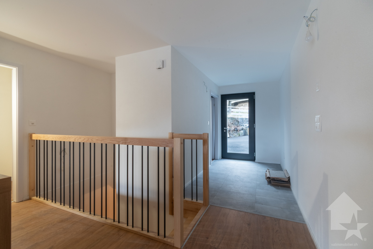 Val-d'Illiez, superbe duplex de 182 m2 avec bureau professionnel - Bild 3