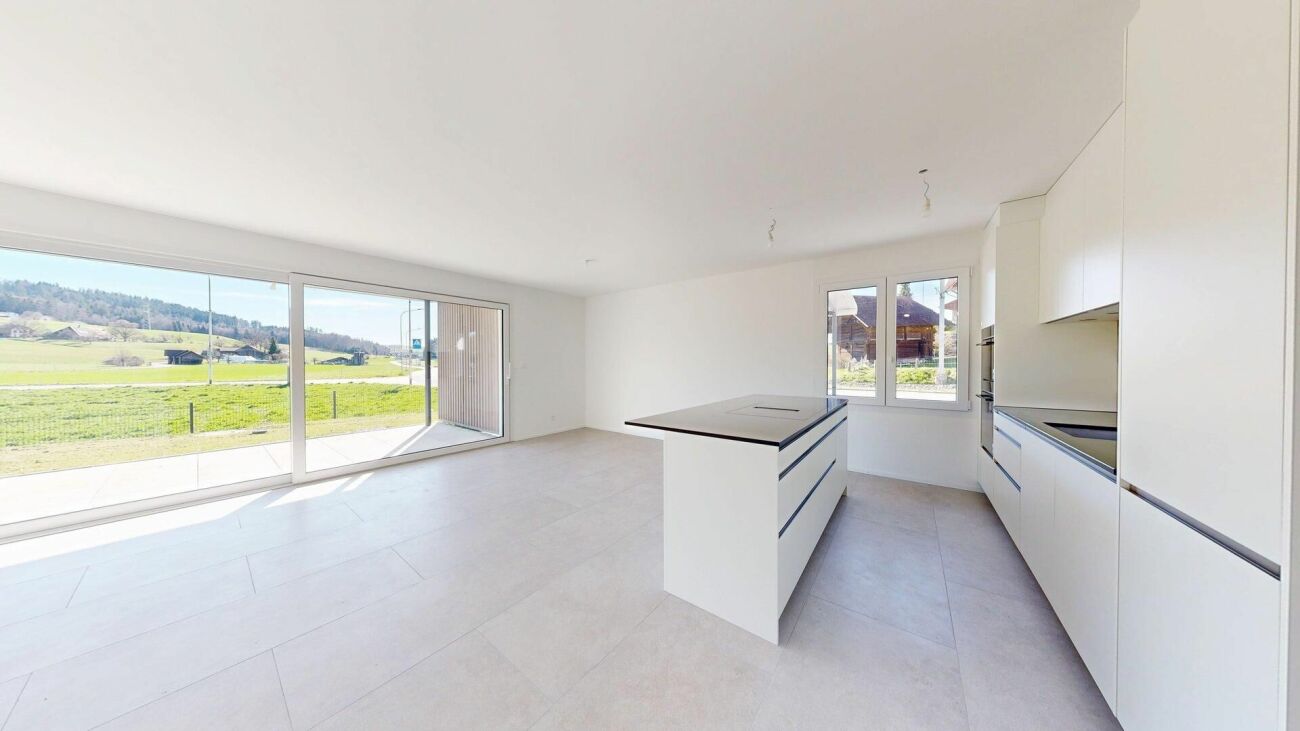 3.5 Zimmer-Wohnung mit Gartensitzplatz - Küche/Essen/Wohnen