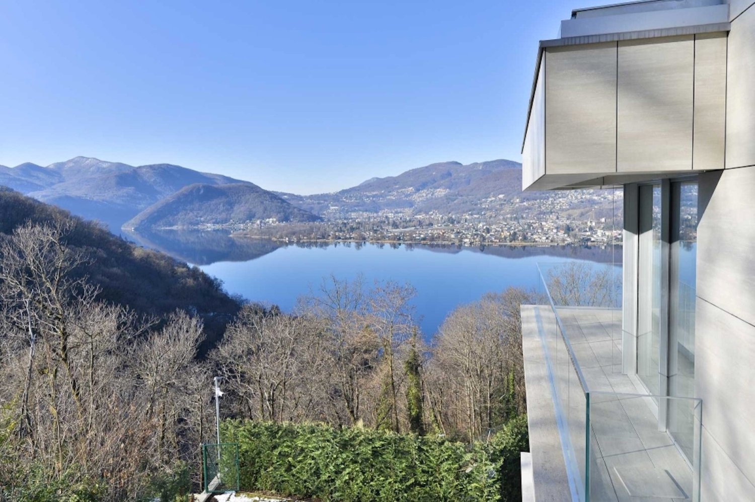 VILLA DI LUSSO DI 10.5 LOCALI CON MAGNIFICA VISTA LAGO - Bild 1