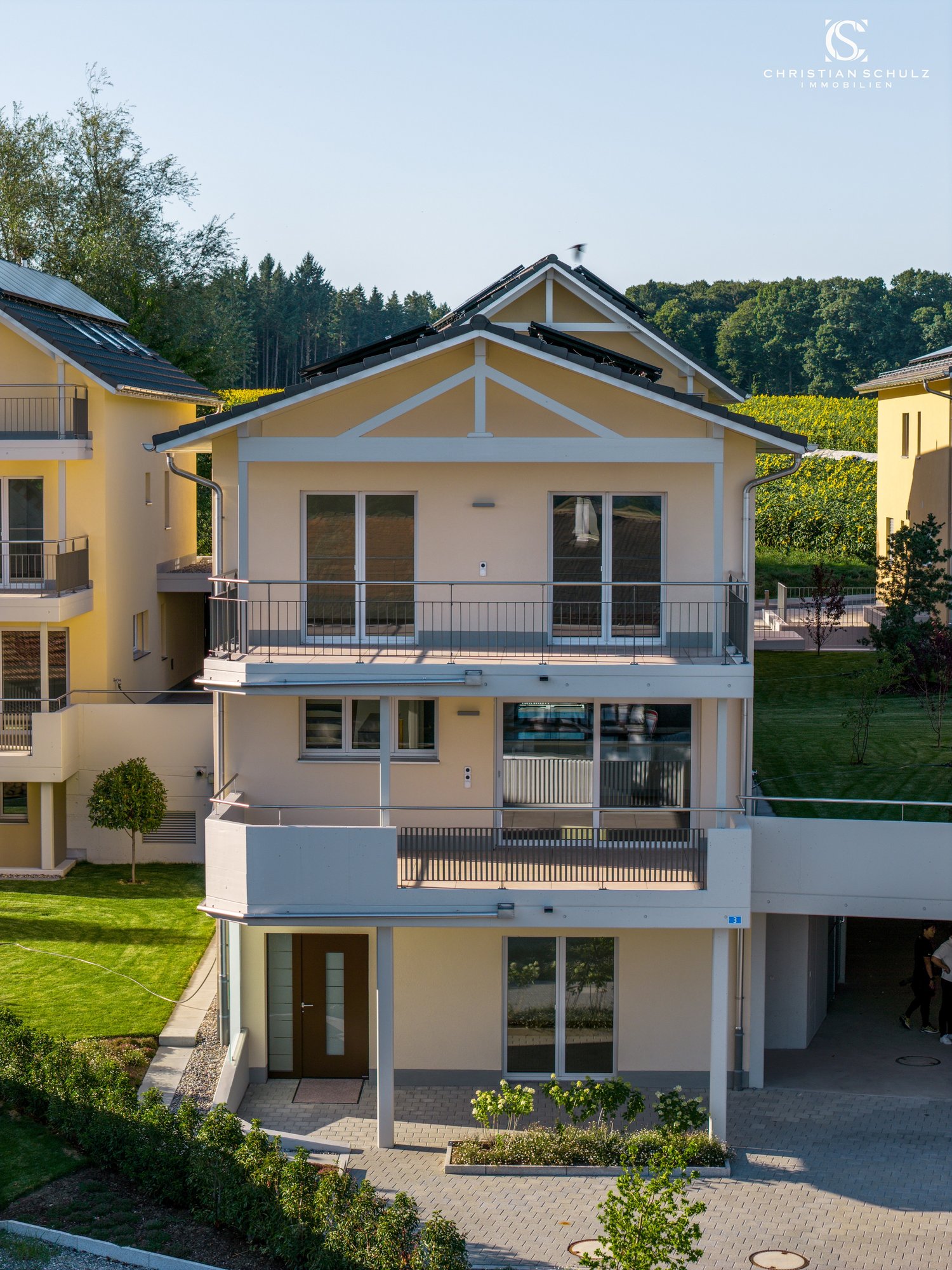 Moderner Neubau – 6.5-Zimmer-Einfamilienhaus in sonniger Lage von Helsighausen - Bild 1