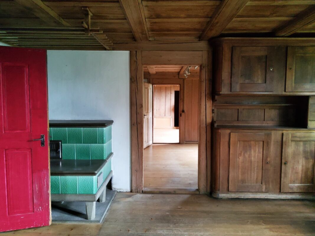 Ehemaliges Bauernhaus mit Baulandreserve und Architekturverpflichtung - Ehemaliges Bauernhaus Gotthelfstrasse 25, 3437 Utzenstorf