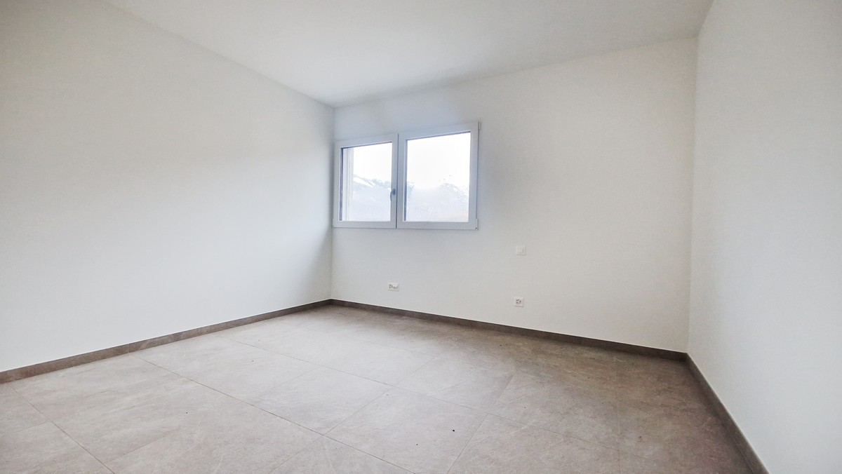 Casa 4,5 locali in contesto bifamiliare con giardino privato. - Bild 8