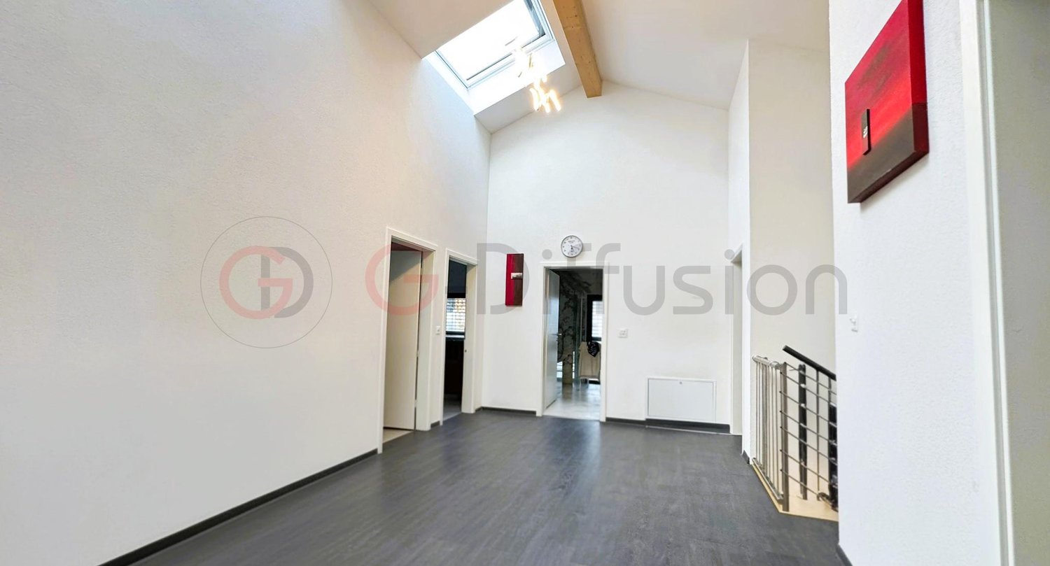 Élégante villa familiale avec Terrasse/ jardin, stationnements et haute performance énergétique - Bild 5