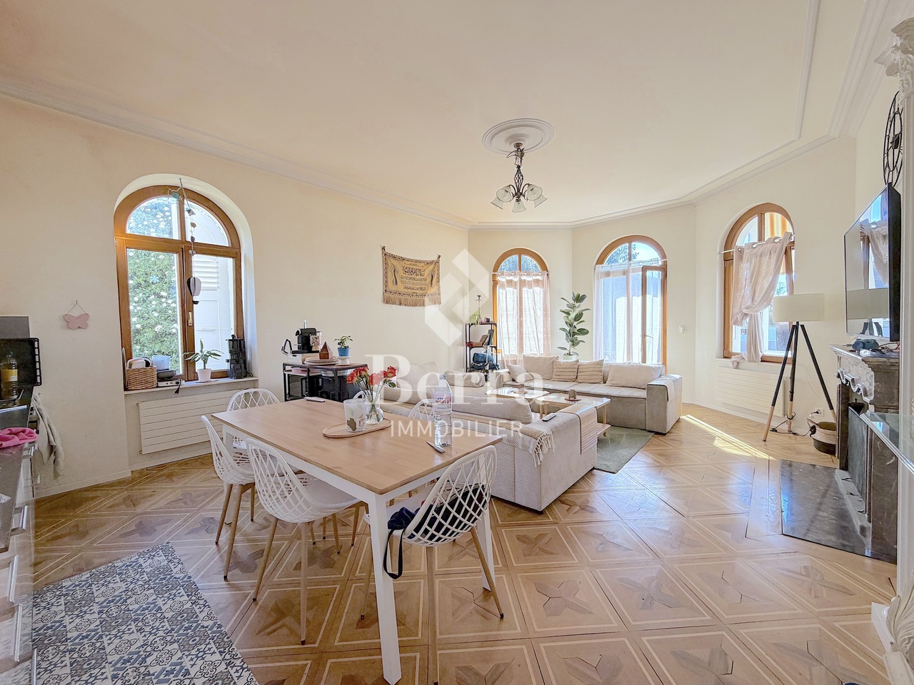 Immeuble rénové de 3 appartements - potentiel de développement - Bild 5