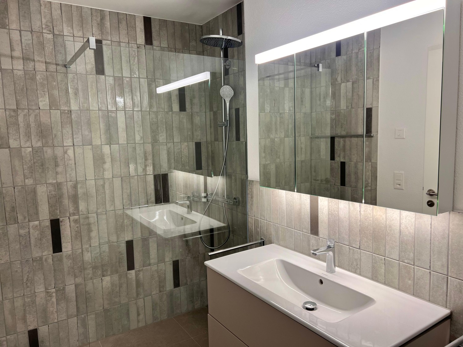 Neubau Erstbezug - Hochwertiges 5.5 Zimmer Reihenhaus mit Garten -  Bild 12