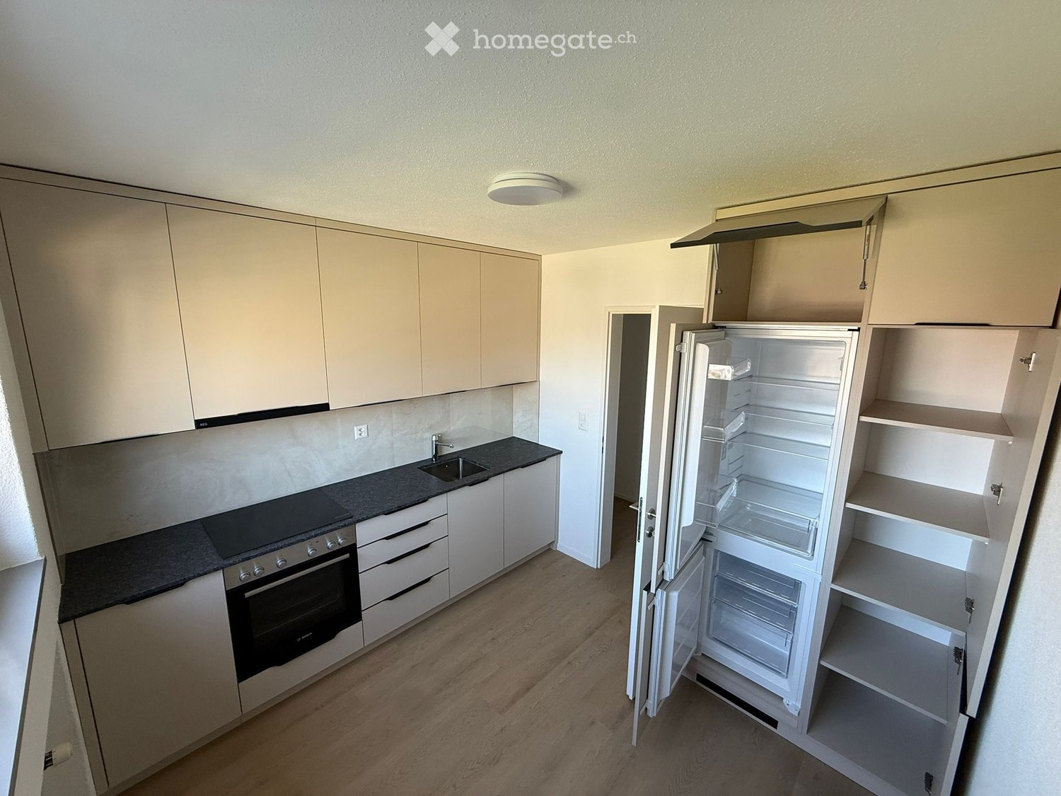 Erstbezug nach Totalsanierung 3.5Zi. -  Bild 1