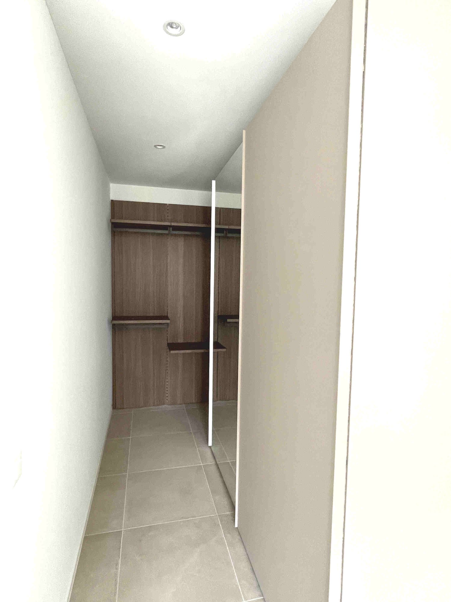 Nuovo appartamento con grande terrazza in zona comoda e strategica -  Bild 10